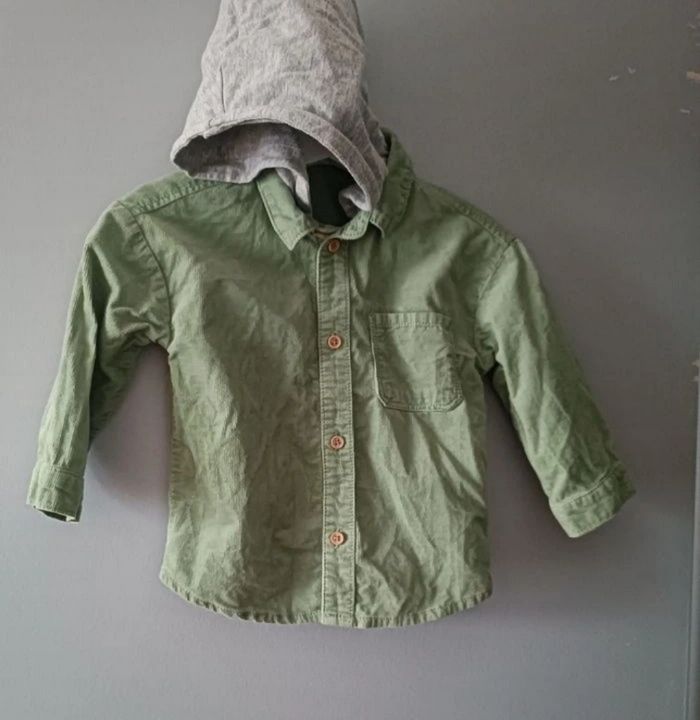 Chemise H&M verte avec capuche – 18mois - photo numéro 3