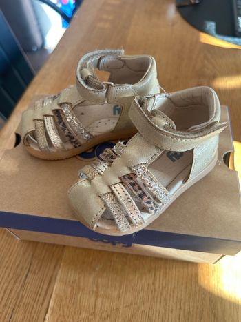 Sandale bopy taille 18 