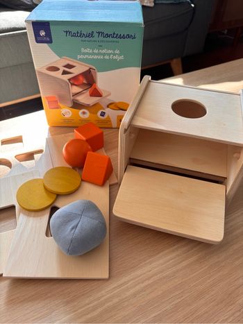 Jeu de notion de la permanence de l’objet - jeu éducatif Montessori bébé - en bois
