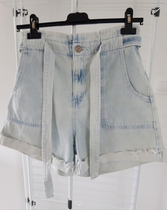 Short jean Zara taille 36 neuf
