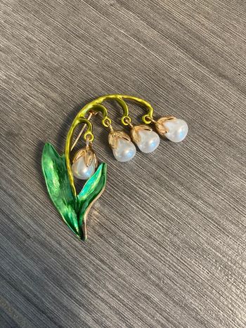 Jolie broche clochette