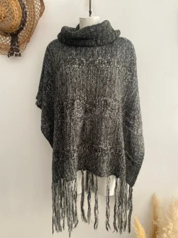 Poncho Molly Bracken