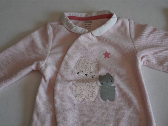 Lot n°6 de 2 Pyjamas velours blancs/roses fantaisies Obaibi en 3 mois - photo numéro 5