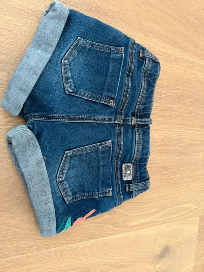 Short catimini 5 ans - photo numéro 2