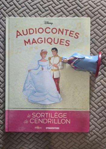 Numéro 137 Livre + figurine édition audiocontes Magiques Altaya édition disney audio compte conte