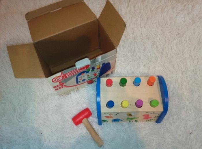 Banc à martelé en bois