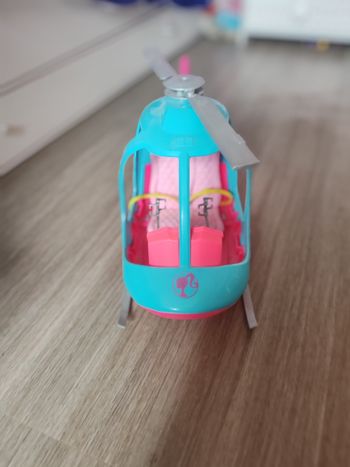 Hélicoptère rose et bleu barbie