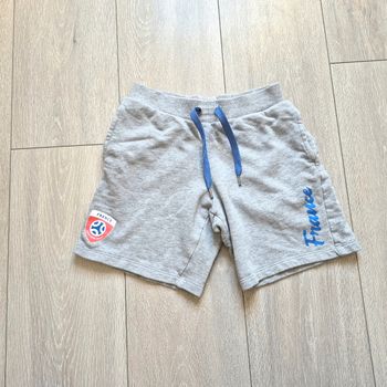 Short gris chiné en coton. Garcon 10 ans. Marque Uefa