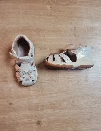 Sandales bébé fille en cuir taille 22