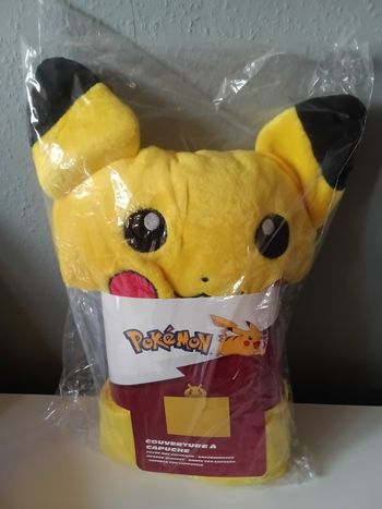 Pokemon pikachu plaid à capuche