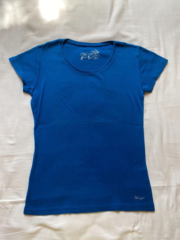 T-shirt bleu