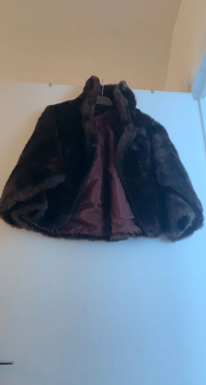 Cape fausse fourrure