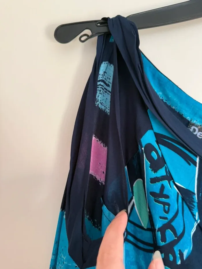 Haut desigual taille M - photo numéro 3