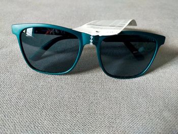 Lunettes de soleil bleu pétrole – Neuf avec étiquette