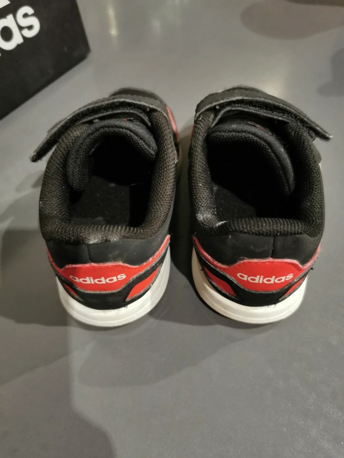Baskets scratch Adidas garçon 22 noir et rouge - photo numéro 3