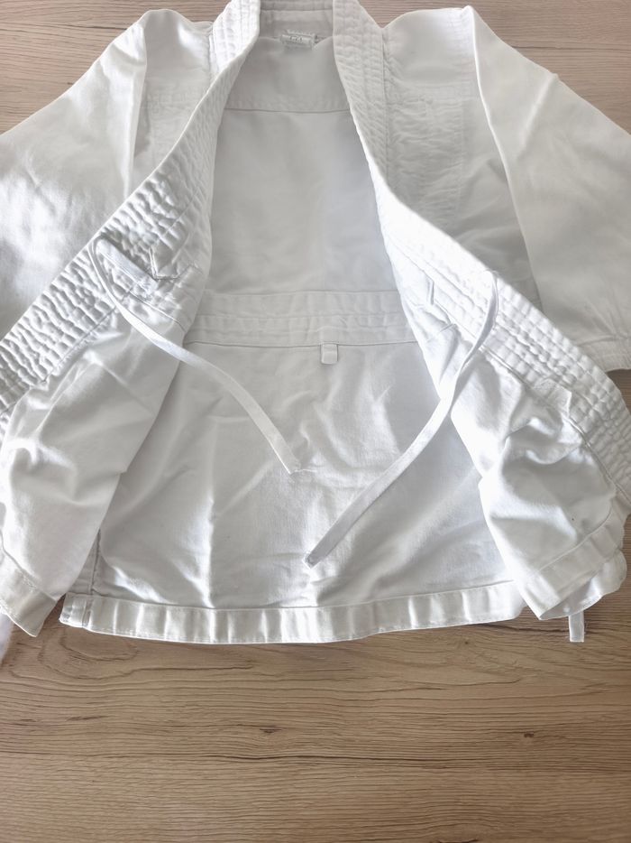 Kimono judo avec ceinture 110 cm ,5 ans - photo numéro 5