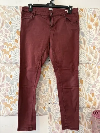 Jeans Slim Bordeaux
