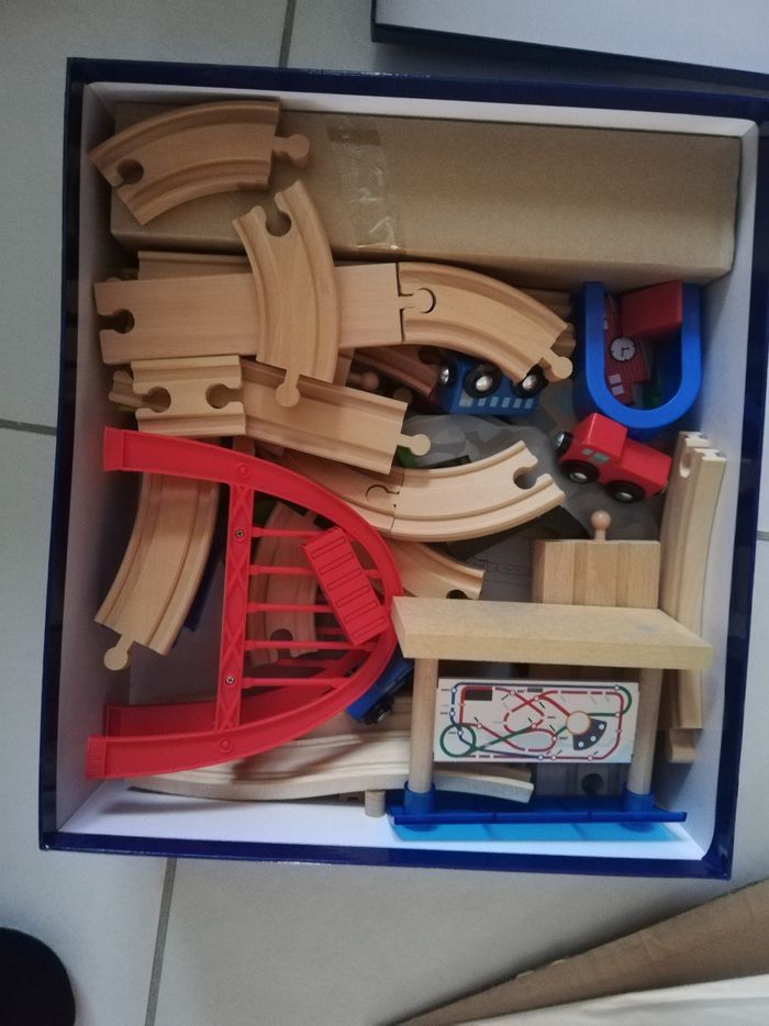 Train en bois - photo numéro 3