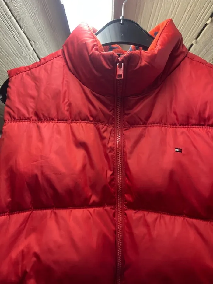 Doudoune sans manches rouge Tommy Hilfiger taille S - photo numéro 2