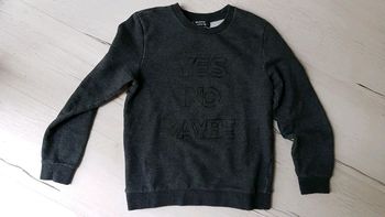 Superbe pull galeries lafayette garçon 8 ans