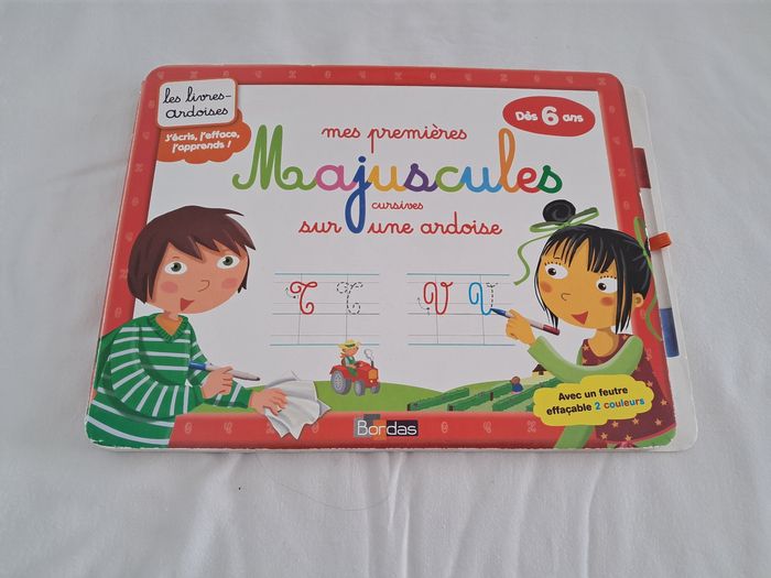 Livre pour apprendre à écrire les majuscules