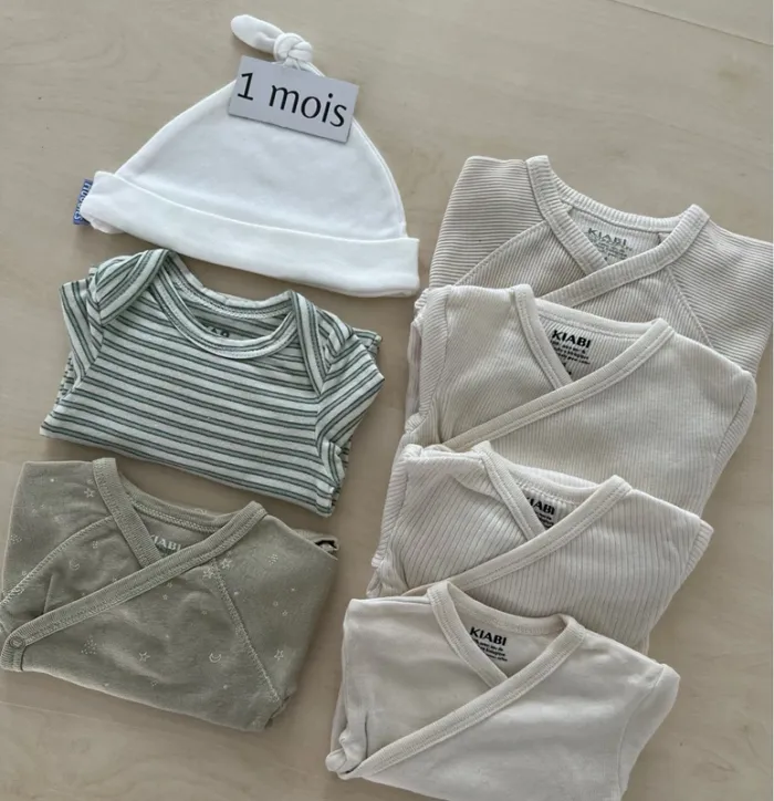 Lot de 5 Bodies 1 mois 53/55 cm - photo numéro 4