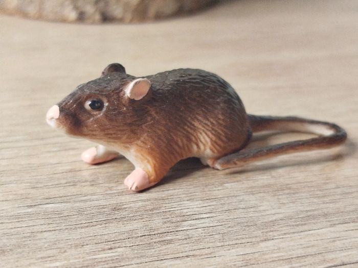 Figurine souris marron Animal de la ferme - photo numéro 3