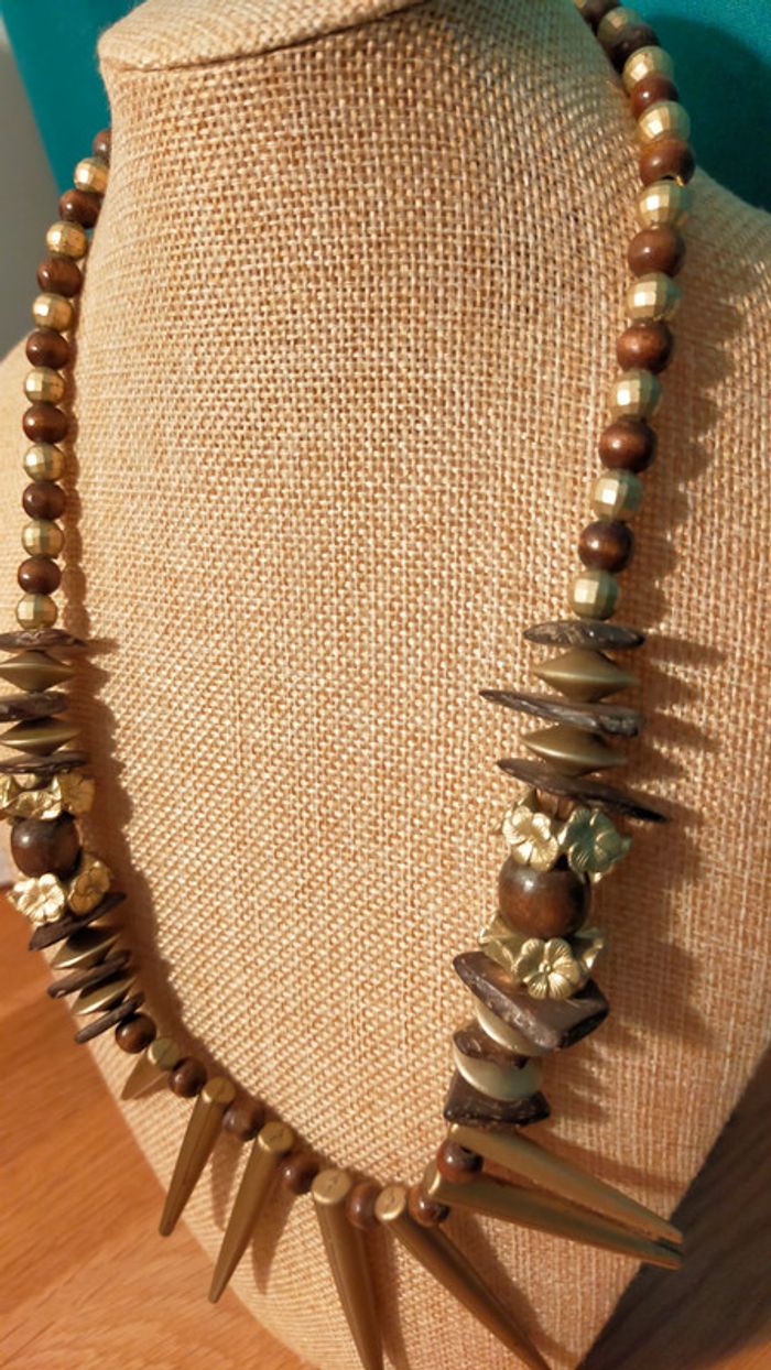 Collier ethnique naturel et doré – Collection Terres d’Ailleurs - photo numéro 2