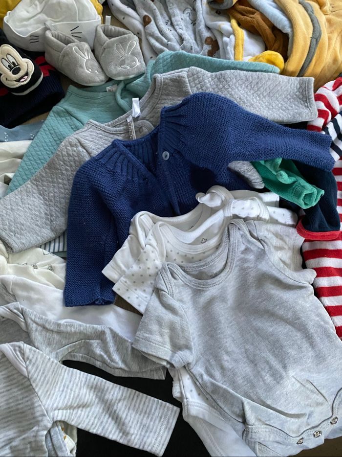 Lot de vêtements garçons taille naissance - photo numéro 4