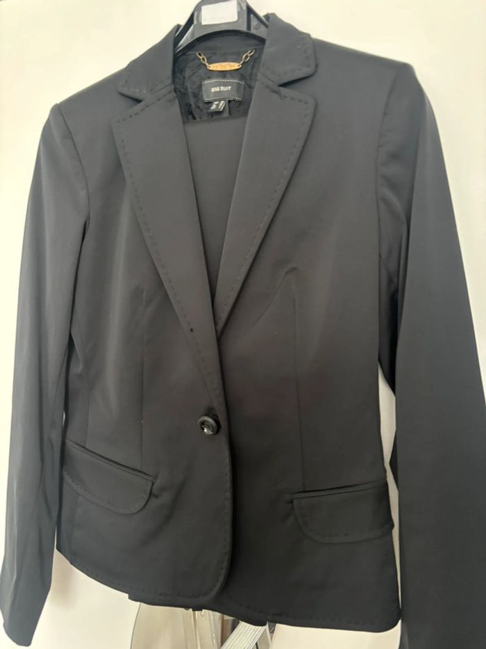 Tailleur pantalon veste légèrement satiné T38 MANGO