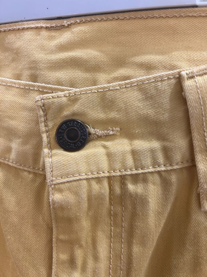 Short jean jaune levi’s - photo numéro 3