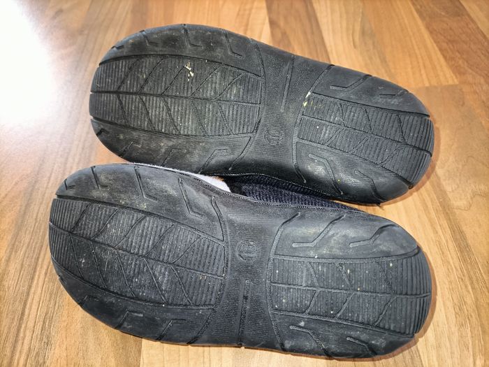 Chaussons Pokémon Pikachu 28 gris noir jaune - photo numéro 7