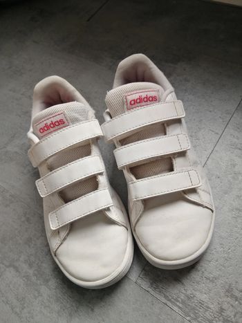 Basket Adidas enfant T. 32