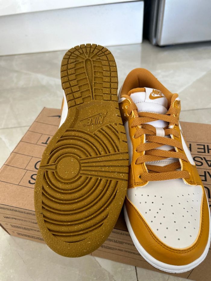 Nike Dunk Low phantom Gold - photo numéro 4