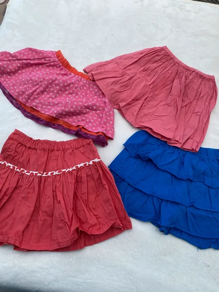 Lot de 4 jupes en 4 ans en très bon état - photo numéro 8