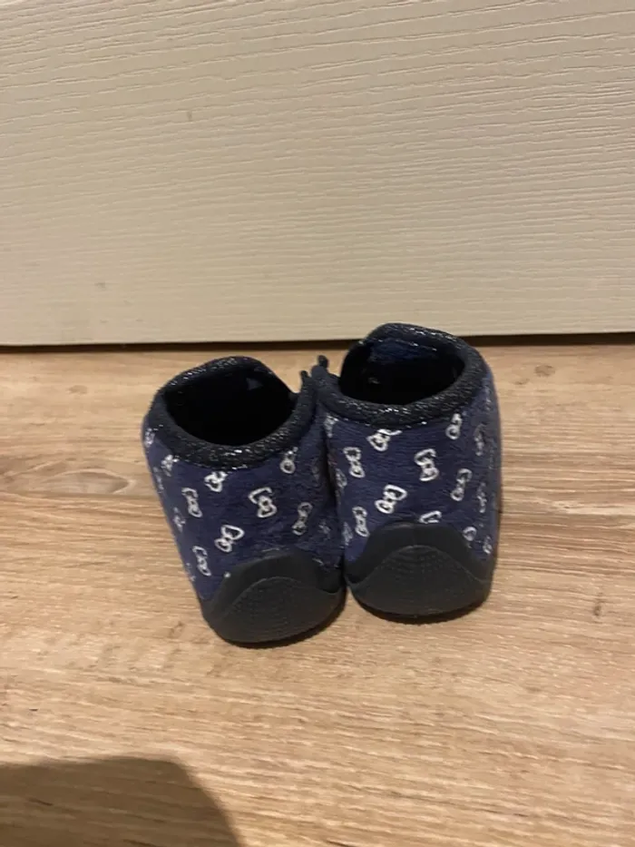 Chaussons hello kitty bébé fille - photo numéro 2