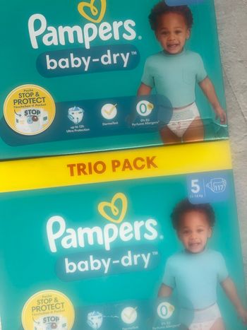 Les couches Pampers taille 5(3 paquets de 117 pièces)
