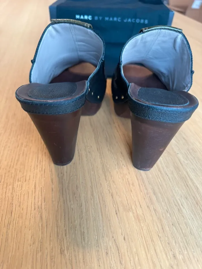 Sabots bois et cuir Marc by Marc Jacobs pat khaki goat black taille 37 - photo numéro 5
