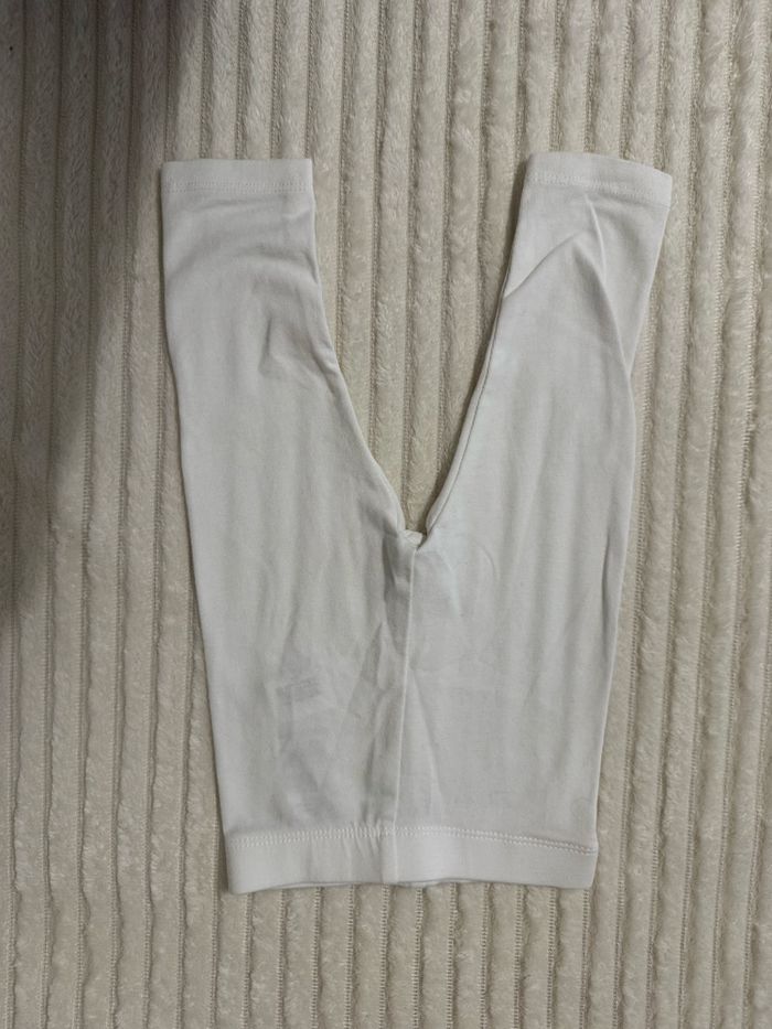 Legging  - blanc  en coton - kiabi - 6 mois - comme neuf - photo numéro 2