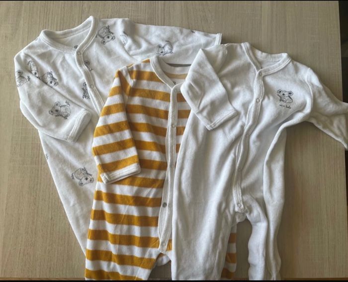 Lot de pyjamas