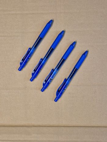 Lot 4 stylos Pentel Energel Bleus
