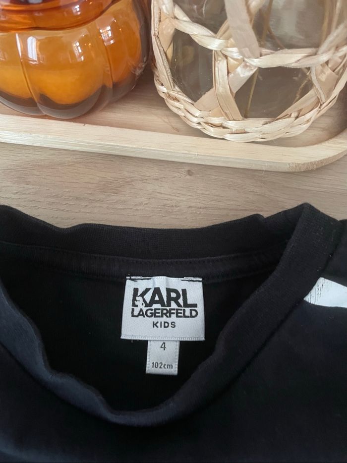 T shirt Karl Lagerfeld taille 4 ans en parfait état - photo numéro 3