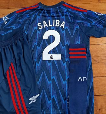 Belle tenue football taille 14 ans ARSENAL modèle 2026 Gunners Extérieur