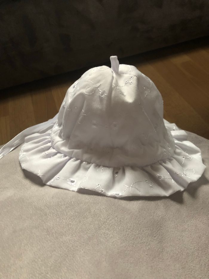 Chapeau / bonnet de cérémonie - photo numéro 2