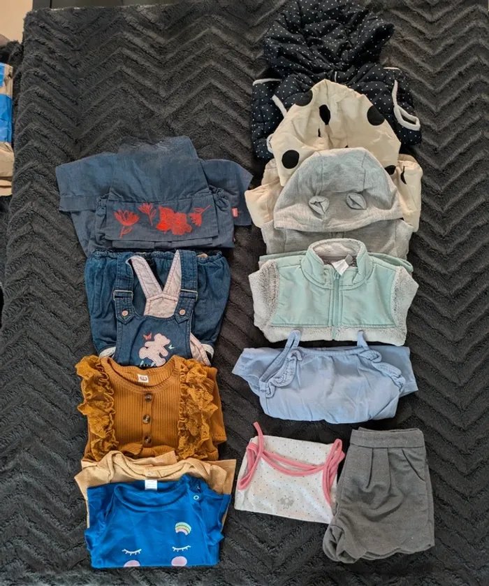 Lot de 12 vêtements T12mois