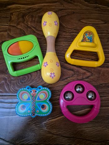 Lot petits instruments de musique pour bébé