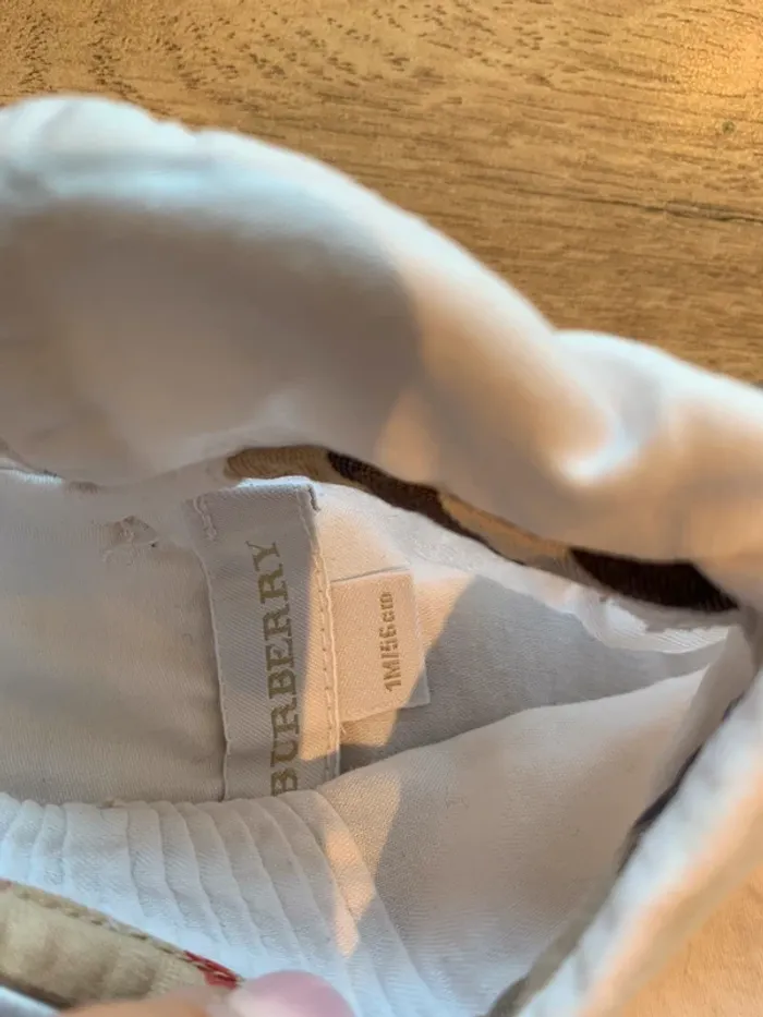 Blouse burberry taille 1 mois - photo numéro 3