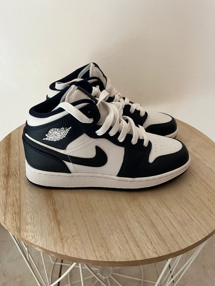 Jordan 1 mid White Metallic Obsidian - photo numéro 3