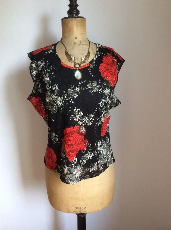 Blouse raffinée en dentelle