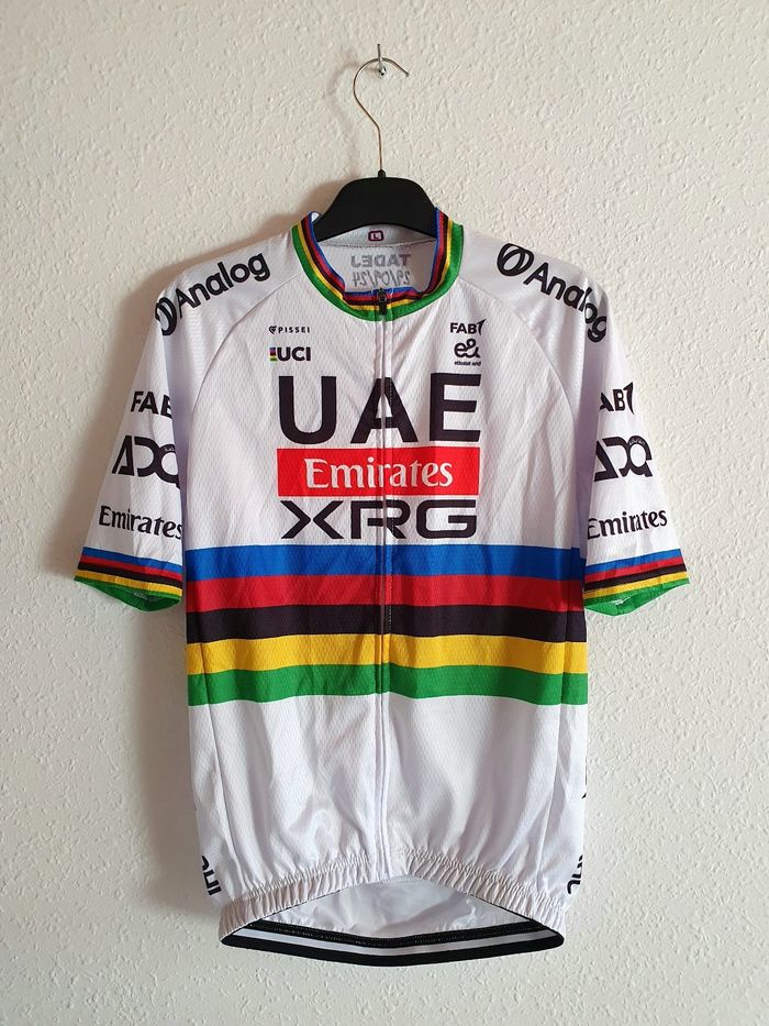 Maillot cyclisme 2025 taille L UAE Team Emirates